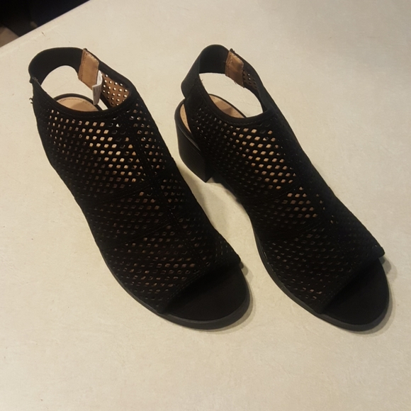 American Eagle Outfitters Shoes - American Eagle Sandals